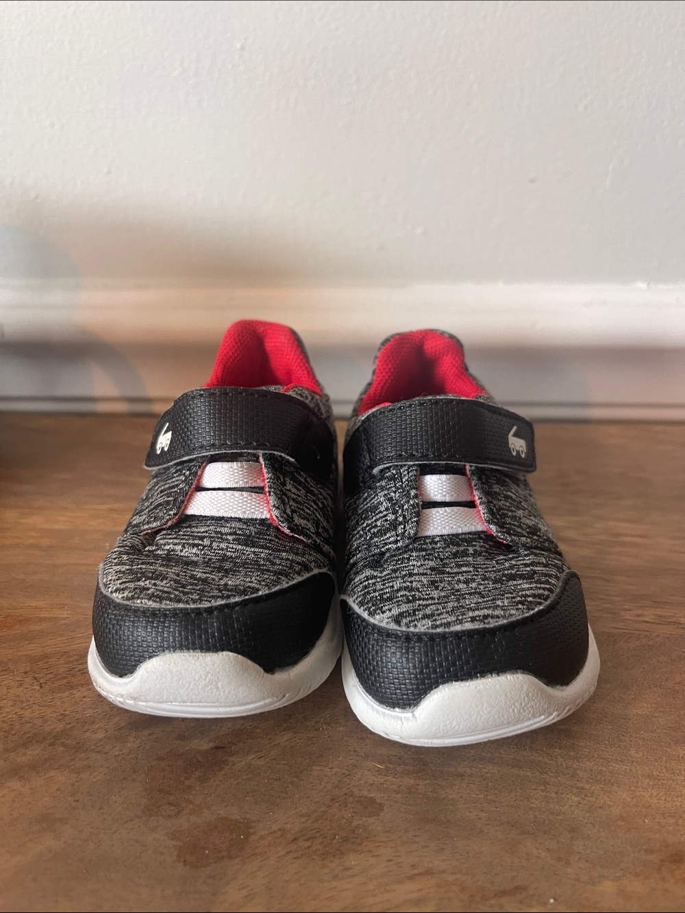 See Kai Run Kids Sneakers Size 4
